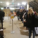 В Таллиннском аэропорту непривычно много пассажиров. Что происходит?
