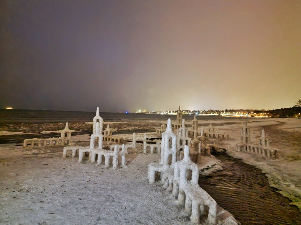 Пляж Пирита, Таллинн, Эстония, Ледяной город на пляже, замок изо льда